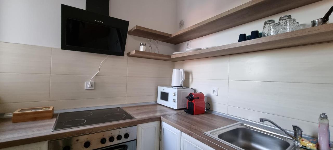 Grove II Apartment = Strict City Centre Novi Sad Eksteriør bilde