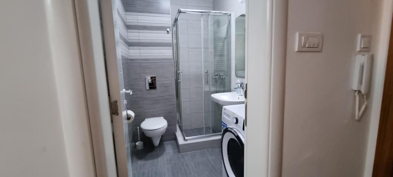 Grove II Apartment = Strict City Centre Novi Sad Eksteriør bilde